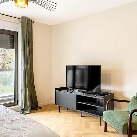 Guestready - Charming Hideaway In Vibrant